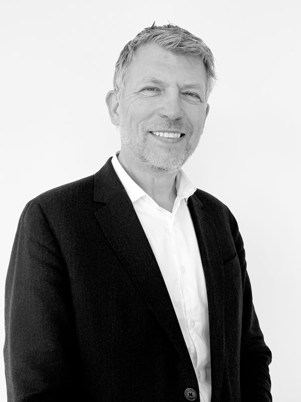 Jonathan-Cook-2025